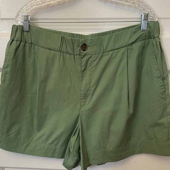 NWT green shorts - Picture 1 of 4
